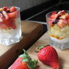 Un postre vistoso y a base de fruta. La mezcla de sabores del mel&oacute;n, la fresa y el yogurt no puede ser m&aacute;s refrescante.