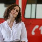 El cantante de 'Miss Caffeina' destroza al Gobierno de Ayuso: Hace unas semanas tocamos en La Riviera en Madrid con un aforo de 500 personas ( el real es 1.800) Asientos separados. Prohibido ponerse de pie. Ayer, la comunidad de Madrid apro...