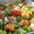 Una ensalada se convierte en un socio perfecto para una cena r&aacute;pida y fresca. Sin embargo, la mezcla de los ingredientes de esta receta har&aacute;n que este se plato se desmarque del resto con diferencia.