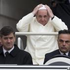 El pontífice tampoco estará en el funeral. En su representación, Francisco ha nombrado al cardenal Peter Kodwo Appiah Turkson, arzobispo de Cape Coast (Ghana) y presidente del Pontificio Consejo de la Justicia y la Paz.