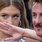 A su llegada a la proyección de la película The Last Face