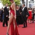 OCTAVA JORNADA: A su llegada a la proyección de la película La Fille Inconnue (La chica desconocida).