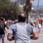 ... Como este aventurado corredor de Barcelona.