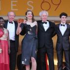 OCTAVA JORNADA: A su llegada a la proyección de la película La Fille Inconnue (La chica desconocida).