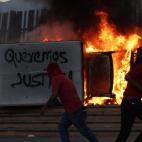 5c8b17b5240000f404a4104a