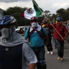 5c8b17b5250000e203ca04ca