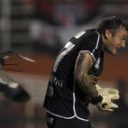 Un ave ataca al portero en Sao Paulo