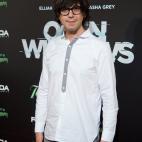 5c8b5fa7240000f7054d5079