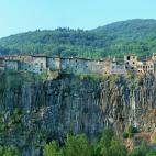 Castellfollit de la Roca (Girona)