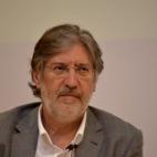 5c8a4b27250000580680f47e