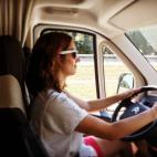 Conduciendo su autocaravana.