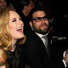 Adele hizo público su romance con Simon Konecki -de 38 años, divorciado y fundador de la ong británica Drop4Drop- el pasado enero. La cantante dio a luz hace semanas al primer hijo de la pareja. Konecki tiene una hija de cinco años de su pr...