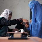 5c8b7070360000ba1a6d15b6