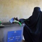 5c8b7070240000f404a4b7f4