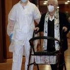 Araceli y Mónica, primeras personas en ser vacunadas contra el coronavirus en España.