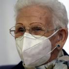 Araceli, de 96 años, primera persona en vacunarse de coronavirus en España.