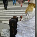 5c8a6e65260000ea04fe573c