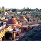 Mallorca iba a acoger la nueva 'Tierra Santa'. Un empresario argentino anunció la construcción de un parque temático cristiano en la isla que recrearía el Jerusalén de hace dos mil años, un proyecto similar al que levantó en Argentina (en...