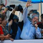 5dc5c85f210000a85434c641