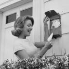 Me atrevería a decir que el 99,9% de las cosas que nos echan al buzón proceden de algo o alguien que quiere algo de nosotros (nuestro tiempo, nuestro dinero o nuestra atención). Estaría bien encontrarse algo bonito alguna vez, para variar.