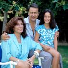 Rocío Jurado junto a su hija Rocío Carrasco y su marido, Pedro Carrasco, en 1985.