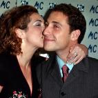Antonio David y Rocío Carrasco en la inauguración de la inmobiliaria MC en 1999.