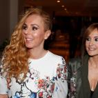 Rocío Carrasco junto a Anabel Dueñas en el musical 'Que no daría yo por ser Rocío Jurado en enero de 2020.