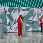 Mónica García (centro) y Díaz Ayuso (dcha.) coincidieron en la vestimenta... y en nada más