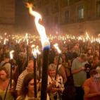 Concentración en Girona, con antorchas