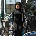 Cristiano Ronaldo, Georgina y sus cuatro hijos llevan semanas confinados en Madeira. Solo unos d&iacute;as despu&eacute;s de llegar, la pol&eacute;mica salt&oacute; cuando se fotografi&oacute; a Georgina de compras por la ciudad de Funchal.