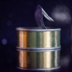 Tampoco es buena idea dejar latas de alimentos dentro del coche. Igual que pasa con los líquidos, los alimentos dentro de una lata pueden aumentar de tamaño cuando se congelan. Esto puede hacer que la lata se hinche y se agriete, lo que haría...