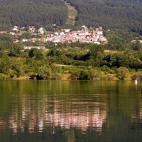 A unos dos kilómetros del pantano González Lacasa, Rasillo de Cameros destaca por su paisaje y por dos enclaves de dentro del municipio: la ermita de San Mamés y la iglesia parroquial de nuestra señora de las Eras.