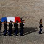 5d91e79f2100005b00fe2bae