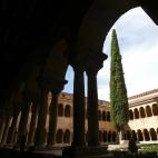 Santo Domingo de Silos y su monasterio están rodeados de un paisaje, como define 'Traveler', "austero y pintoresco a partes iguales".