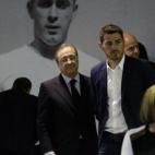 5c8b6f9f360000a61b6d13b4