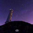 A pocos kilómetros de Cangas se encuentra el Faro de Cabo Home, en la parte más occidental de la península del Morrazo. El faro, construido hace más de 150 años, mide 17 metros y es el lugar perfecto para disfrutar de la puesta de sol con l...