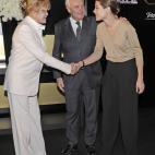 La baronesa Thyssen, Carmen Cervera y Carlota Casiragui junto a Bernard Fornas en la presentación de la exposición 'El arte de Cartier' en Madrid, octubre de 2012