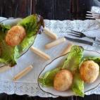 Se rellenan y después se rebozan dándole forma de croqueta. Es un plato bastante laborioso pero también muy original. Aquí puedes ver cómo prepararlo.