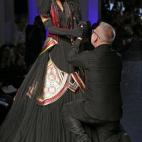 5c8af6d02400000a05a3f60e