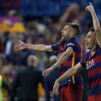 5c8b570e230000dd04247d92