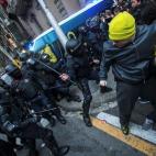 5c8a4d85260000e804fe2d05