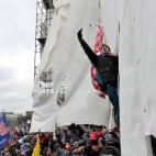 Manifestantes pro-Trump irrumpen en el Capitolio.