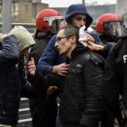 5c8b2158230000d504242fff