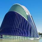 Goteras, tardanza, falta de entrada para camiones... ¿No parece demasiado? El coste final de este edificio de la Ciudad de las Artes y las Ciencias duplicó el presupuesto inicial. Hasta los chatarreros desvalijaron parte del edificio, tirado e...