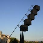 Costó 750.000 euros. A los tres días tuvo que ser apuntalado por fallos estructurales. Ni siquiera su ubicación era correcta: estaba sobre el Museo de Arte Moderno (en concreto sobre su terraza) e incumplía la Ley de Patrimonio. FOTO: Flick...