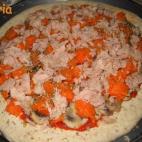 Previamente hemos salteado en al sartén los ajos con los champiñones laminados y la calabaza en cuadratidos.