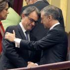 5c8af559200000450470034f