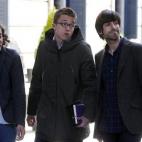 El portavoz parlamentario de Podemos, Íñigo Errejón, acompañado por los diputados de Podemos, Nagua Alba y Eduardo Maura.