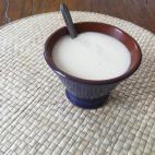 Con queso, mantequilla, harina, leche y una pizca de sal en unos 20 minutos tendrás esta salsa para mojar o para utilizar como acompañamiento de alguna tapa o plato de carne. Aquí puedes ver cómo se elabora.