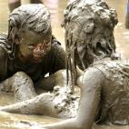 Vendía bolas de arena ya preparadas a los niños para que se las tirasen. Cada una valía 5 pesetas. Aunque parezca increíble, fue el negocio de mi niñez. (Álvaro Mata. 24 años)